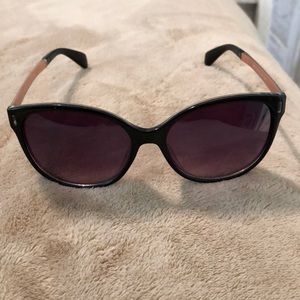 COPY - Tahari sunglasses